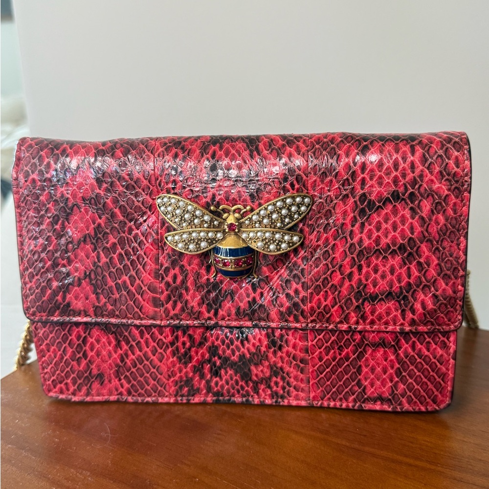 Gucci *RARE* Bee Queen Margaret Snakeskin Pattern Red